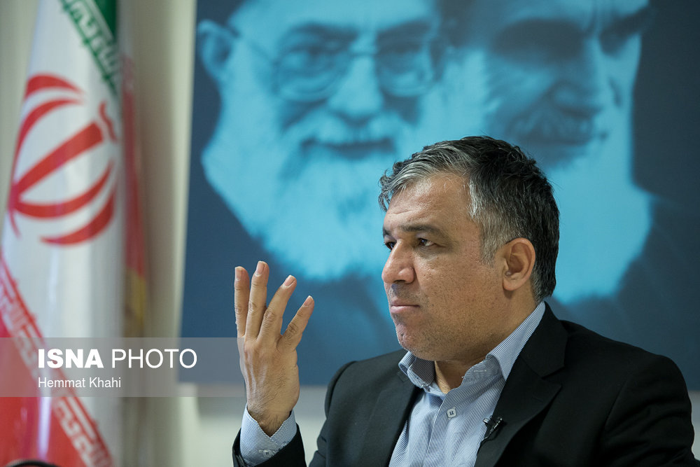 تاجرنیا: برای عبور از جنگ به همبستگی ملی نیاز داریم