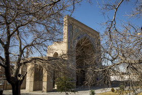 بنای «مصلی پایین خیابان» مشهد با شماره ثبت ۱۴۱ در فهرست آثار ملی شده است و یکی از جاذبه‌های گردشگری مشهد است.