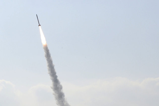 حمله موشکی مقاومت به اراضی اشغالی و بمباران غزه از سوی جنگنده‌های صهیونیستی