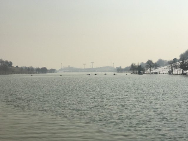 قایقرانی آلودگی هوا دریاچه آزادی