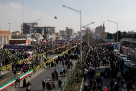 راهپیمایی ۲۲ بهمن در آغاز چهلمین سال پیروزی انقلاب - خیابان آزادی