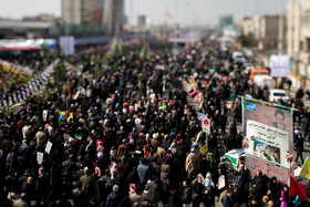 راهپیمایی ۲۲ بهمن در آغاز چهلمین سال پیروزی انقلاب - خیابان آزادی