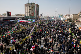 راهپیمایی ۲۲ بهمن در آغاز چهلمین سال پیروزی انقلاب - خیابان آزادی