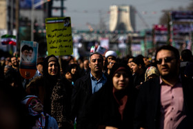 راهپیمایی ۲۲ بهمن در آغاز چهلمین سال پیروزی انقلاب - خیابان آزادی