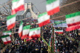 راهپیمایی ۲۲ بهمن در آغاز چهلمین سال پیروزی انقلاب - خیابان آزادی