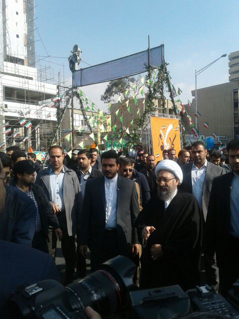 شرکت آملی‌لاریجانی در راهپیمایی ۲۲ بهمن