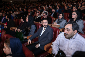نوید محمدزاده در مراسم اختتامیه سی و ششمین جشنواره فیلم فجر