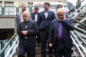 بازدید دکتر معتمدی از نمایشگاه دومین کنگره نوآوری و فناوری سلامت