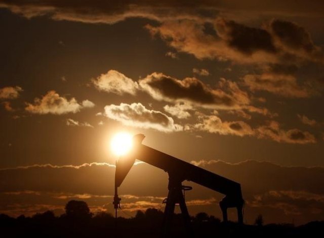 افزایش قیمت نفت در آستانه دیدار اوپک با رقیبان آمریکایی