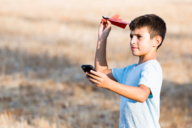 کنترل موشک کاغذی با موبایل+فیلم