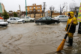 آبگرفتگی معابر و خیابان‌های شهر همدان به دلیل بارش شدید باران