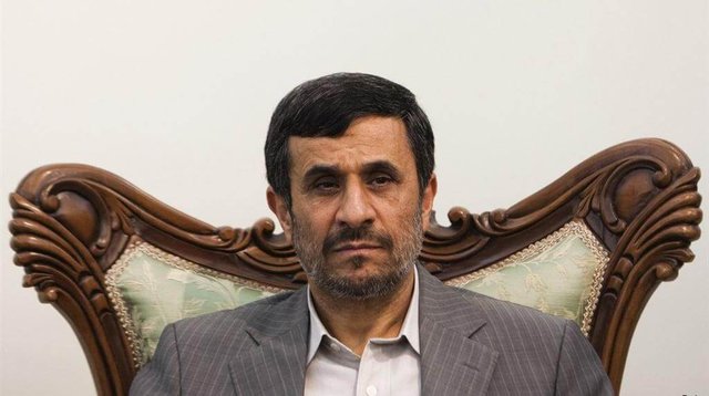 رفتار احمدی‌نژاد: من دیکتاتورم!