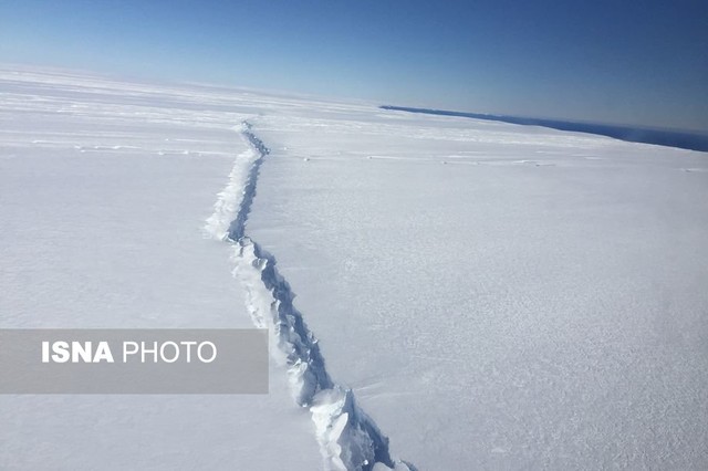 ویدئو / جدا شدن بزرگترین کوه یخ از قطب جنوب