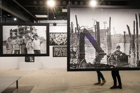 نمایشگاه عکس "آتش سرد" عکس‌هایی از جنگ ایران و عراق در گالری سلام برگزار شد.
