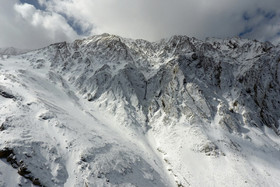 محل احتمالی سقوط هواپیمای تهران - یاسوج، بالای روستای نقل پادنای علیا و نزدیک چشمه‌ای به اسم نور و در منطقه پازن پیر