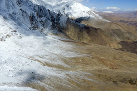 محل احتمالی سقوط هواپیمای تهران - یاسوج، بالای روستای نقل پادنای علیا و نزدیک چشمه‌ای به اسم نور و در منطقه پازن پیر