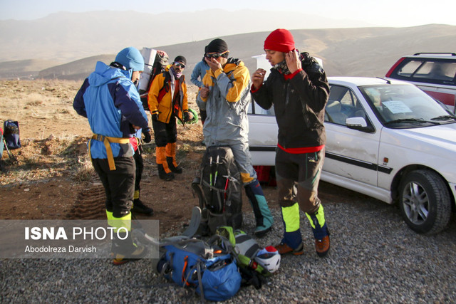 کوهنوردان انتقال دهنده پیکرها، تا ساعاتی دیگر به پایین می‌رسند