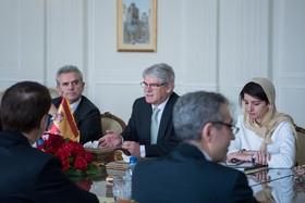 آلفونسو داستیس وزیر امور خارجه اسپانیا و هیئت همراه