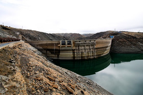 کاهش ۹۰ درصدی حجم آب پشت «سد زاینده رود» به میزان کمتر از ۱۳۰ میلیون متر مکعب بیانگر وضعیت قرمز در تولید انرژی و آب آشامیدنی و صنعت کشاورزی در اصفهان و شهر‌های اطراف آن است.
