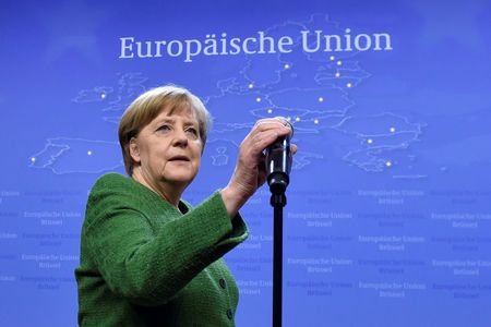 تقاضای محافظه‌کاران آلمان از مرکل برای گرایش به راست