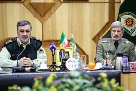 دیدار وزیر دفاع با فرمانده نیروی انتظامی