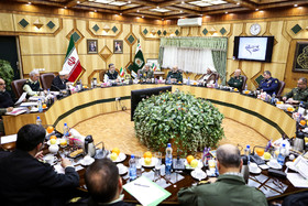 دیدار وزیر دفاع با فرمانده نیروی انتظامی