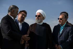 محمدعلی نجفی، حسن روحانی ، محمد رضا تابش و محمود حجتی در افتتاح و بهره‌برداری از پروژه ۱۲۰۰ هکتاری کمربند سبز پیرامون شهر تهران در حاشیه مراسم روز درختکاری