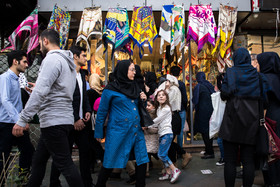 حال و روز بازار در شب عید - تهران - حوالی چهارراه ولیعصر