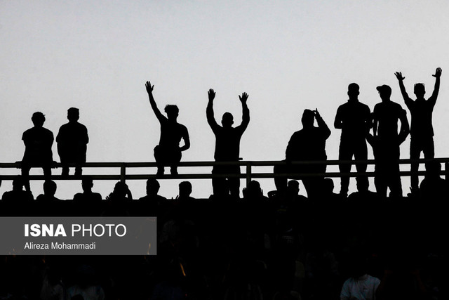 اتوبوس پرسپولیسیها بازهم سنگ خورد  اتوبوس پرسپولیسیها بازهم سنگ خورد