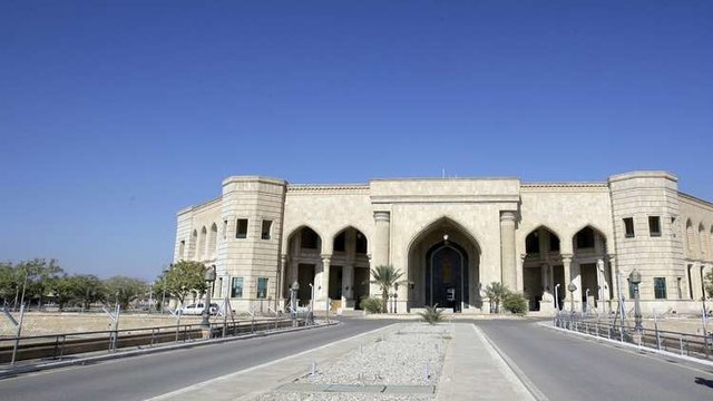 مسئولان عراقی کاخ‌های صدام را ملک شخصی کرده‌اند