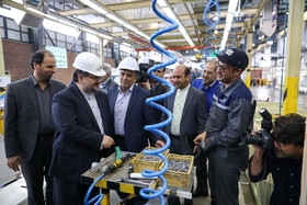 بازدید وزیر صنعت از خط تولید پژو ۳۰۱ 