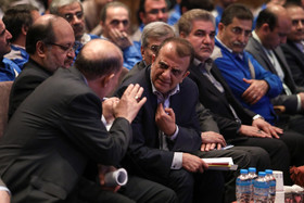  هاشم يكه‌زارع مدیر عامل ایرانخودرو در مراسم خط تولید پژو ۳۰۱ 