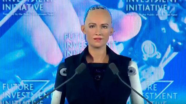 "سوفیا " ربات معروف با کریستیانو رونالدو دیدار کرد