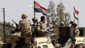 استقرار ارتش مصر با تمامی تجهیزات در مرزهای مشترک با لیبی