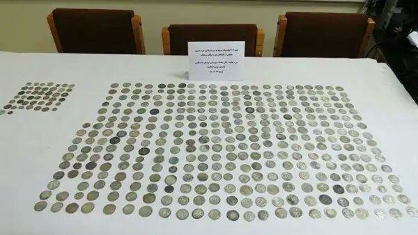کشف سکه‌های عتیقه دوران حکومت مروان