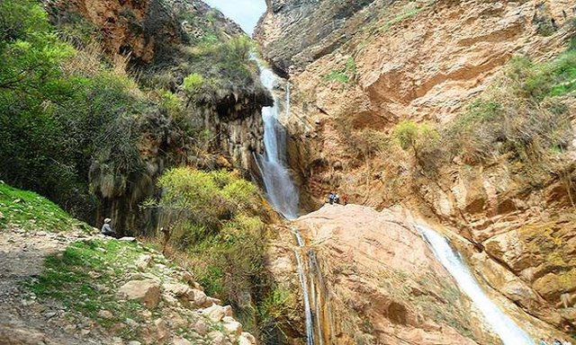 آبشار نوژیان یکی از مرتفع‌ترین آبشارهای کشور