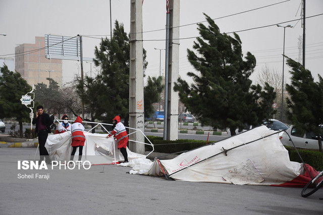 عکس تزیینی است طوفان در سه استان/ شبکه برق نرمال است