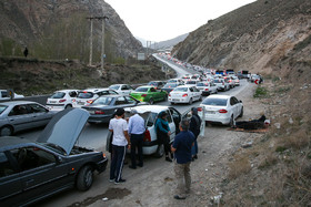 جاده چالوس و آزادراه تهران - شمال یک‌طرفه است