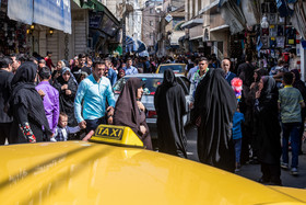 حضور مسافران و زائران نوروزی در حرم مطهر رضوی
