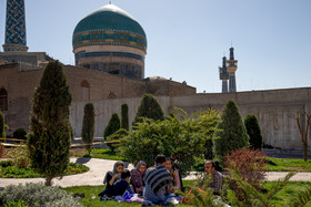 حضور مسافران و زائران نوروزی در حرم مطهر رضوی