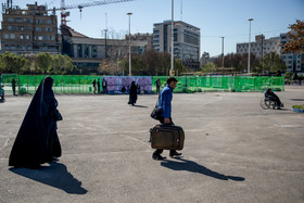 حضور مسافران و زائران نوروزی در حرم مطهر رضوی
