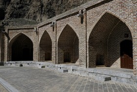 نمایی متفاوت از کارونسرای بیستون