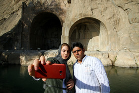 مسافران نوروزی ۹۷ در طاقبستان کرمانشاه