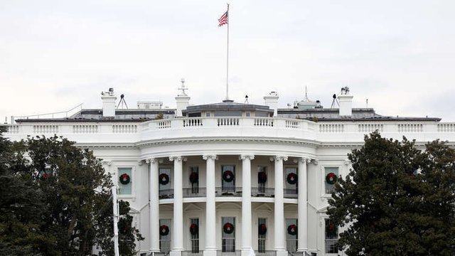 کاخ سفید تصمیم خود در مورد ماندن در سوریه را به زودی اعلام می‌کند