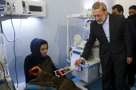 علی لاریجانی، رییس مجلس شورای اسلامی در افتتاح بیمارستان ۱۷۲تختخوابی شهدای قم