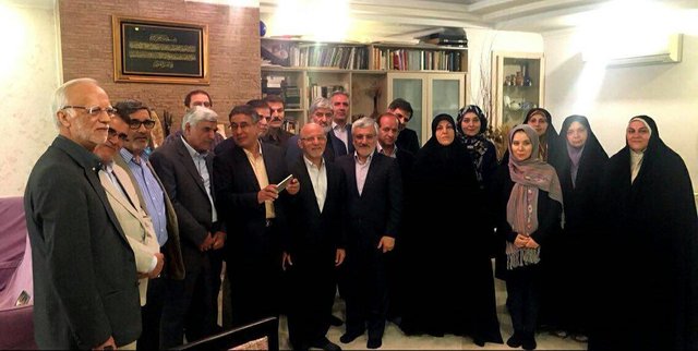 دیدار جمعی از نمایندگان مجلس با دختران میرحسین موسوی و زهرا رهنورد