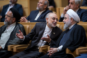 حسن روحانی رییس جمهور و صالحی رییس سازمان انرژی اتمی در مراسم دوازدهمین سالروز ملی فناوری هسته‌ای