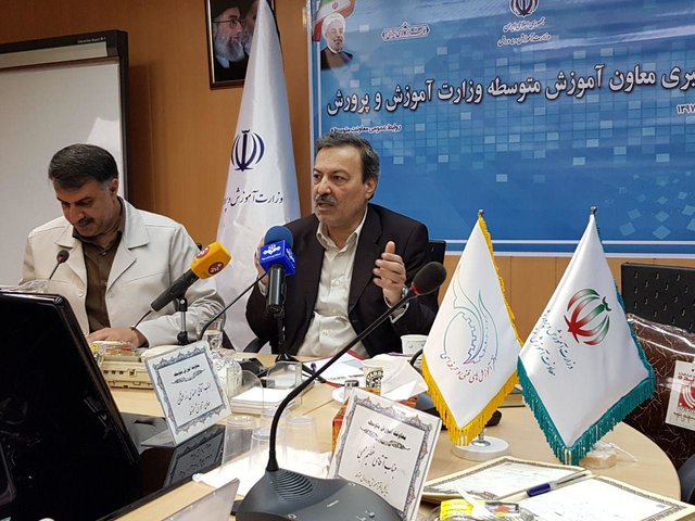 آخرین اخبار از سهم سوابق تحصیلی در کنکور/ ثبت نام در رشته تجربی کنترل شد زرافشان