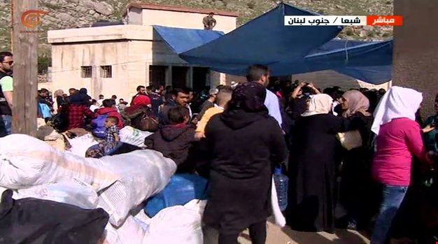 حدود ۵۰۰ آواره سوری از لبنان به بیت جن سوریه منتقل می‌شوند