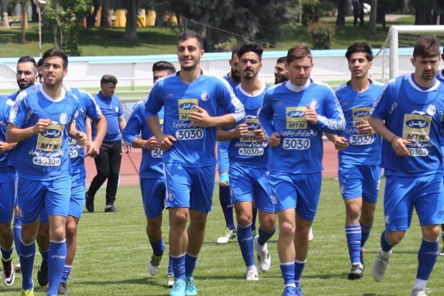 جلسه افتخاری با استقلالیها و بازگشت حسینی و باقری به تمرینات + عکس استقلال